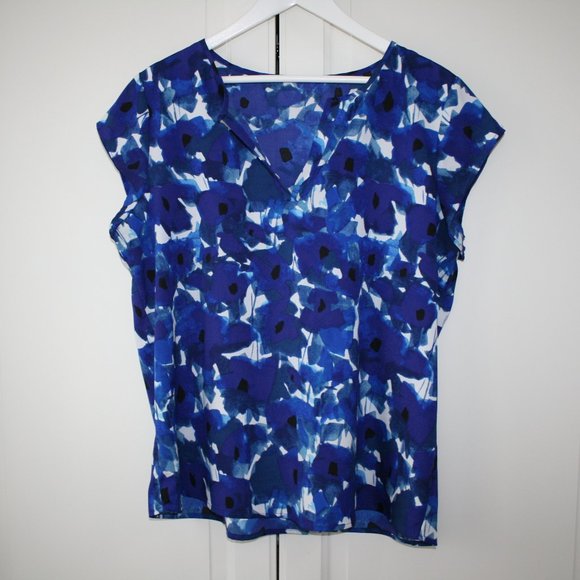Ivanka Trump | Blue and White Floral Top | XL - Picture 3 of 15